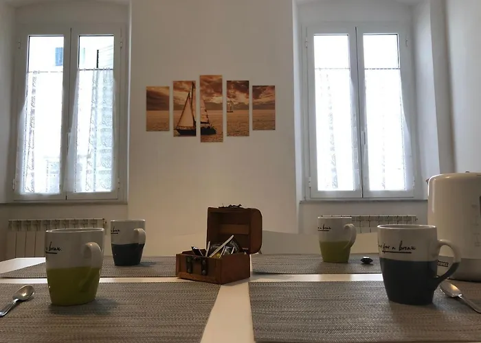 Due Ale - Nuova Casa Di Corte A Trieste